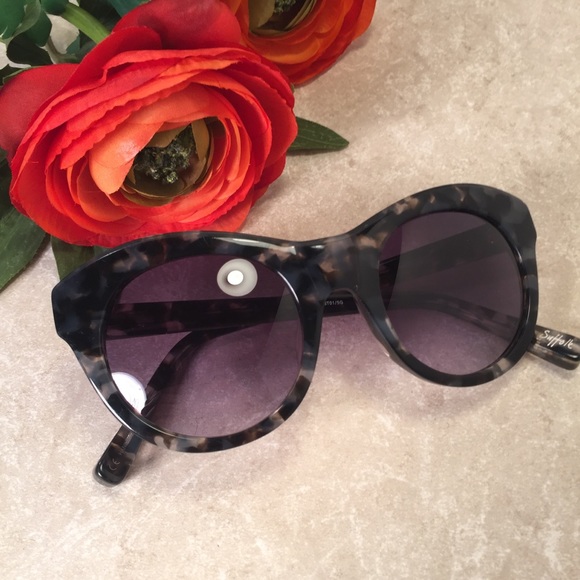 Elizabeth and James Accessories - Elizabeth and James ‘Suffolk’ tortoise Sunglasses